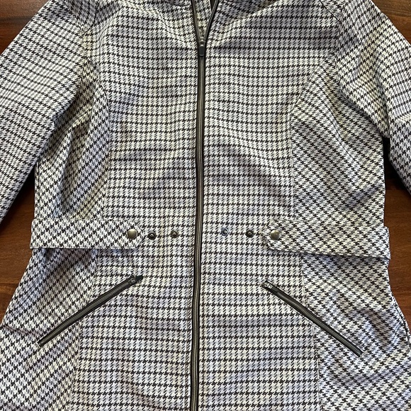 FITS Riding Women’s Soft Shell Jacket Size XL Zip Front Multi-Color Plaid - Picture 3 of 6